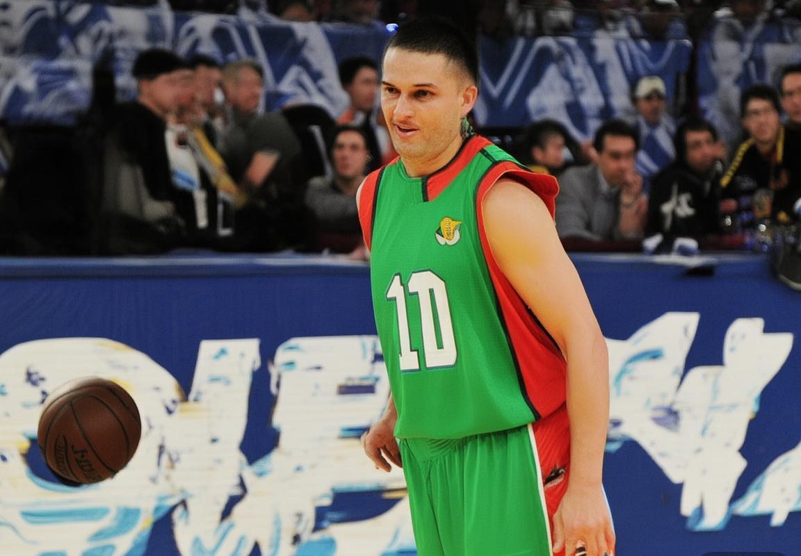 76人与湖人巅峰对决：历史与现实交汇的篮球传奇(图3)